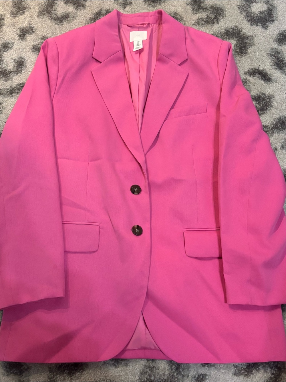• hot pink blazer •